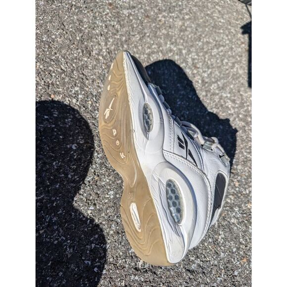 Reebok Question Mid Kids "Why Not US" Size 6 in good condition. - Picture 3 of 8